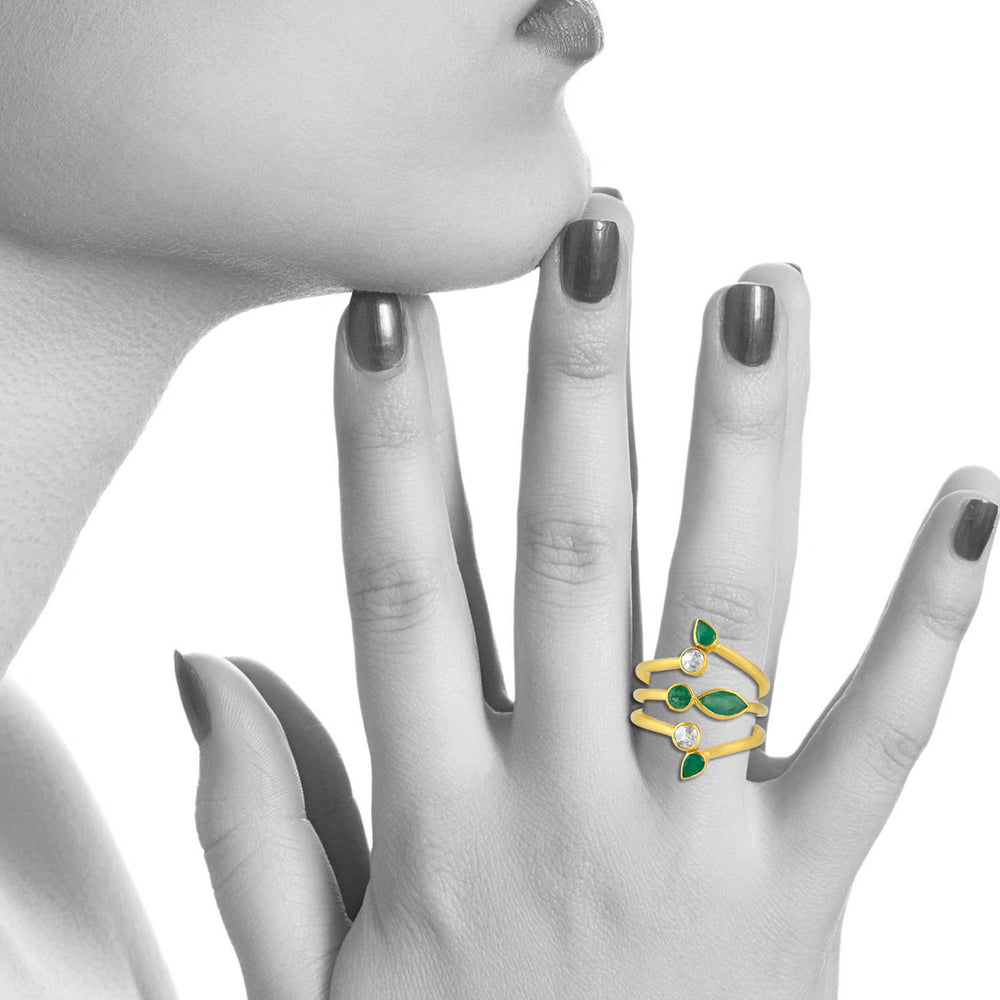 18K Yellow Gold Bezel Set Rose Cut Diamond Between the Finger Ring Natural Emerald Jewelry