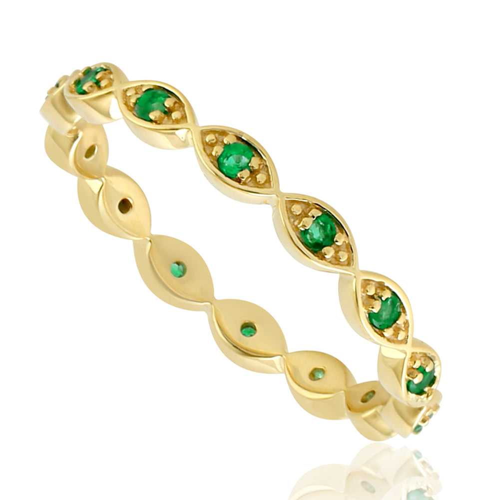 Prong Set Emerald Gemstone Designer Band Ring In 18K Yellow Gold